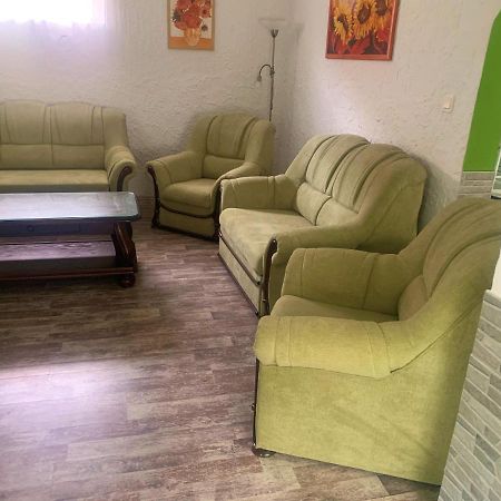 Viktor Apartmanhaz Замарди Экстерьер фото