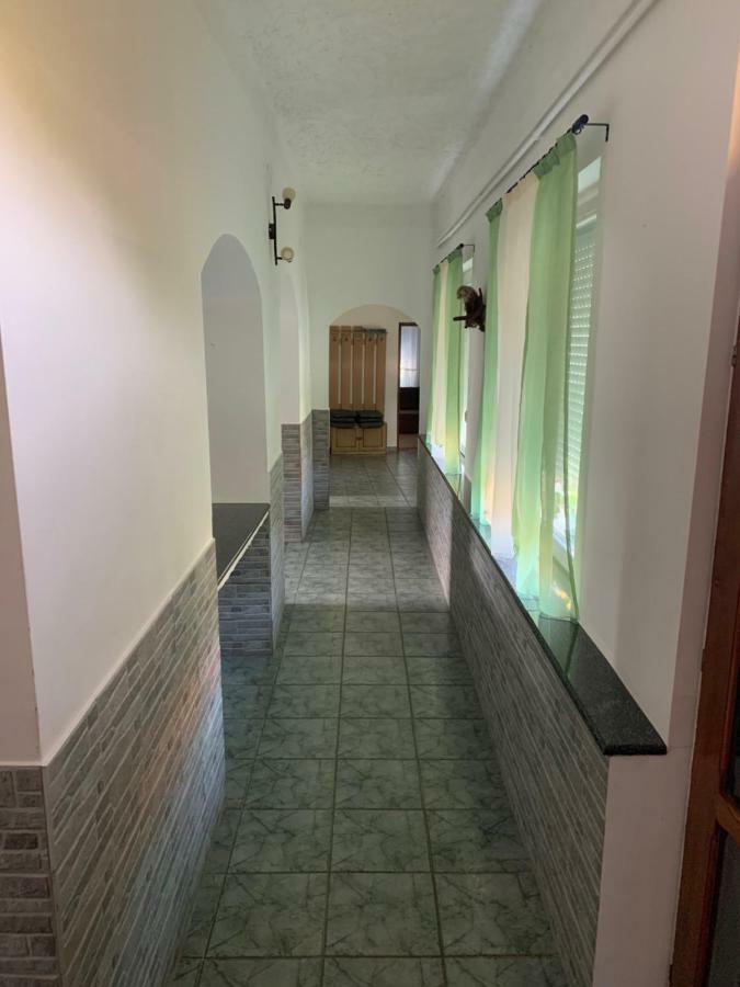 Viktor Apartmanhaz Замарди Экстерьер фото